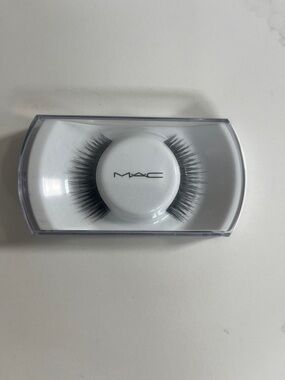 MAC False Eyelashes - A15 Black